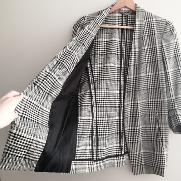 Aritzia Babaton Power Hip Blazer Black White Plaid Houndstooth Crepe 4 - Picture 7 of 17